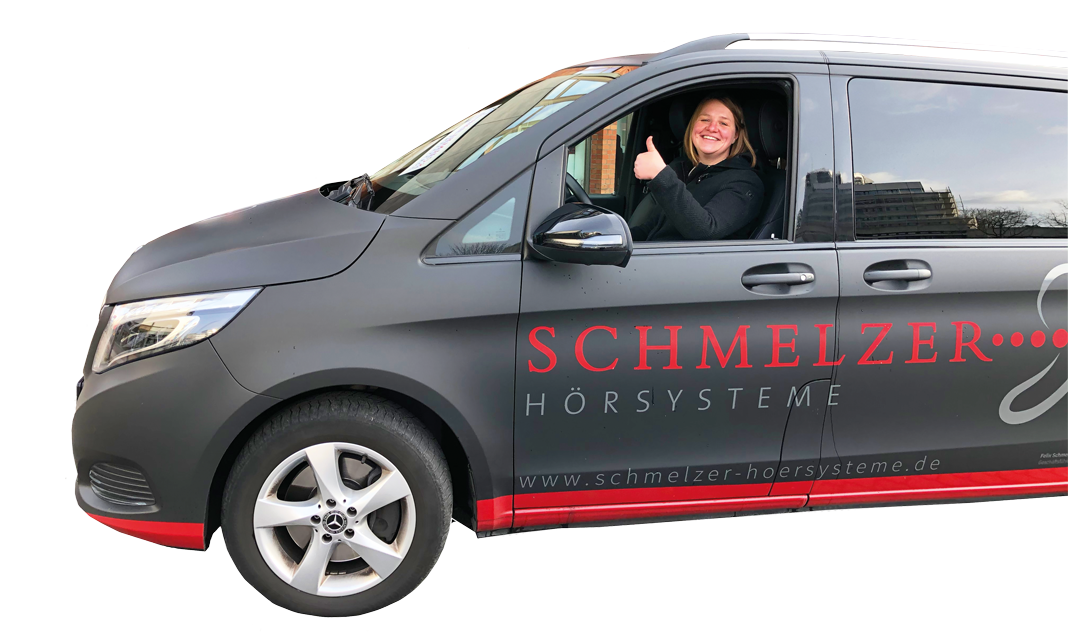 Hörakustikermeisterin Maria Paulsberg im Schmelzer Hörmobil